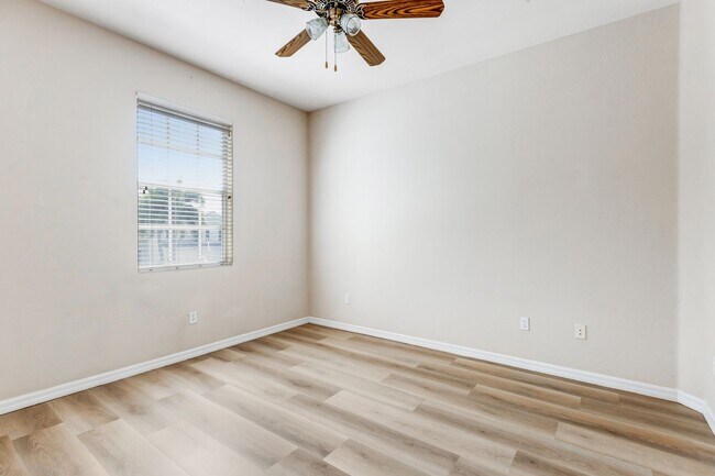 Building Photo - ** AVIANO AT NAPLES ** 3 BED 2 BATH ** ANN...