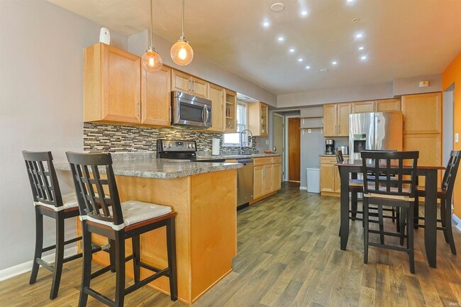 Building Photo - 19191 Palisade Ave