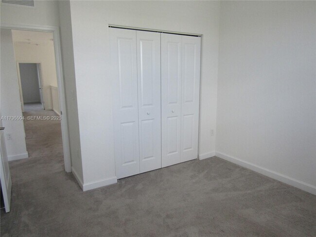 Building Photo - 1414 SE 26th Ter