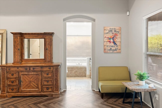 Building Photo - 6708 E Calle de Las Estrellas Rd