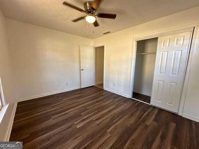 Building Photo - 5172 Ridge Forest Dr