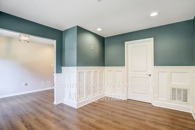 Building Photo - 2908 Pinebrook Rd