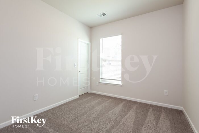 Building Photo - 16 Wild Lily Dr