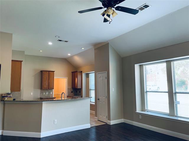 Building Photo - 3007 Pinecrest Dr