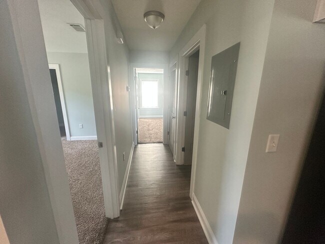 Building Photo - 2 Bedroom 1 Bath  Duplex in Hahira