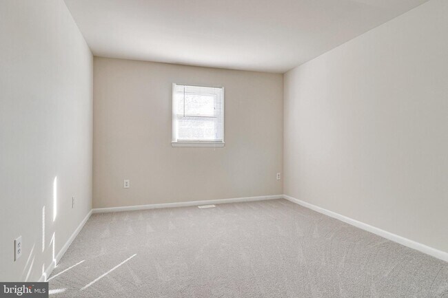Building Photo - 3000 Winter Pine Ct