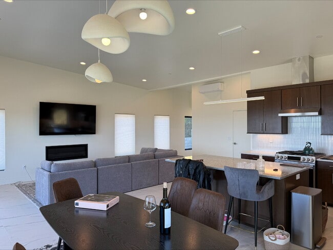 Building Photo - AVAILABLE NOW - Executive Luxury Ocean-View Home in Prime Morro Bay Location - 3 Bed / 3 Bath