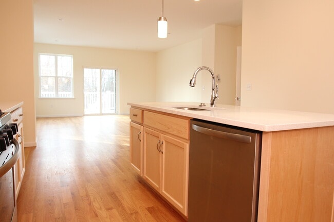 Building Photo - 70 Belvidere Ave