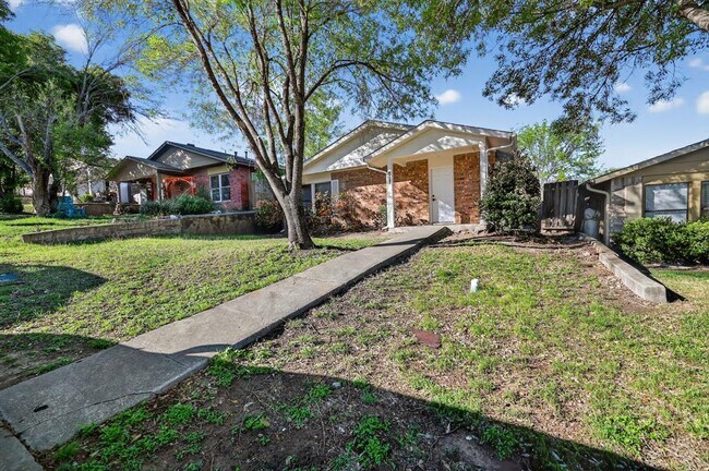 Building Photo - 5928 Signal Point