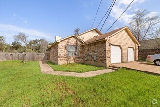 Building Photo - AUS6002 Parkwood