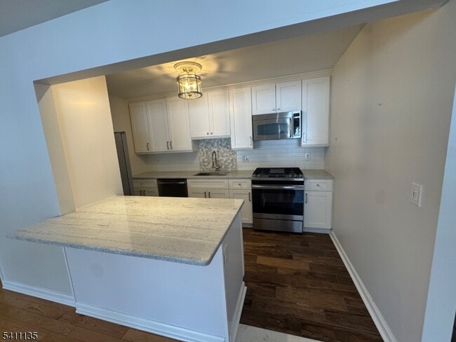 Building Photo - 50 W Lindsley Rd