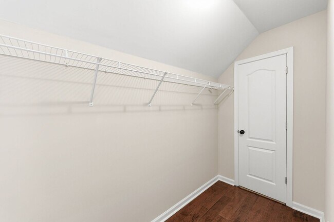Building Photo - 2826 Fox Wood Ln