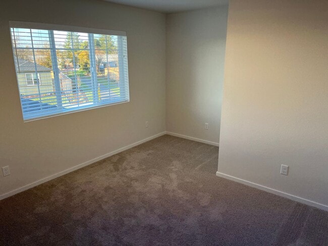 Building Photo - New Construction! Four Bedroom Home in Woo...