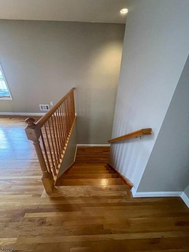 Building Photo - 254 Crystal St