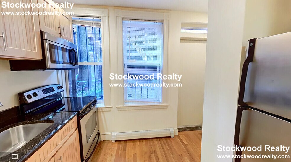 Building Photo - 195 Commonwealth Ave