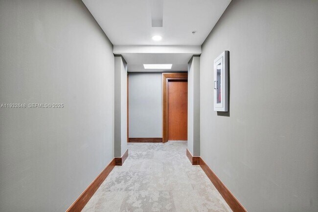 Building Photo - 31 SE 5th St