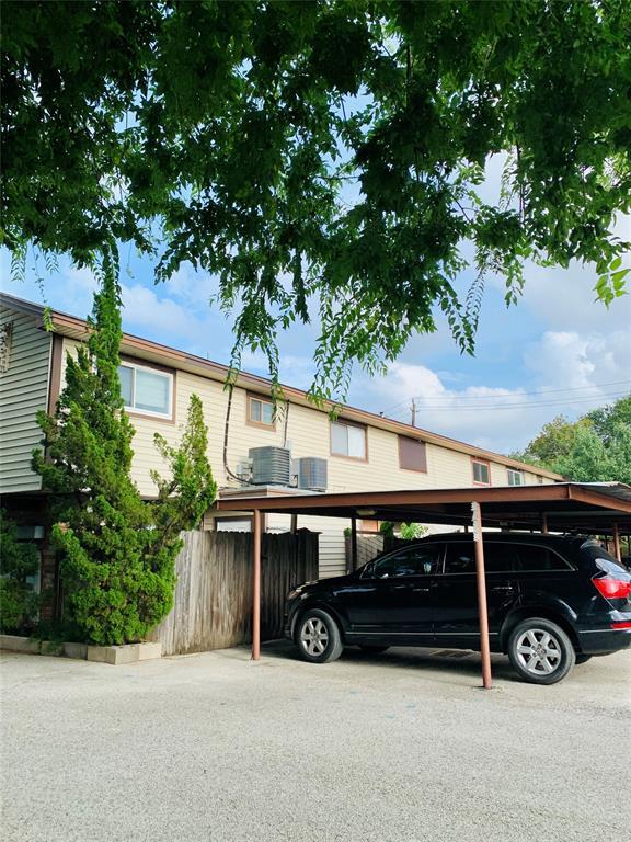 Building Photo - 1611 Mapleton Dr