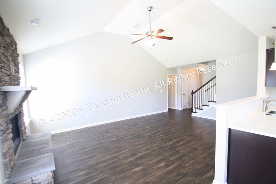 Building Photo - 2115 Longhunter Chase Dr