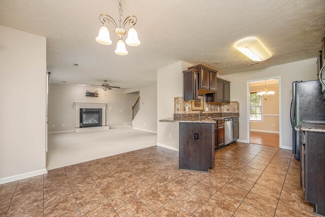 Building Photo - 355 Lockwood Dr