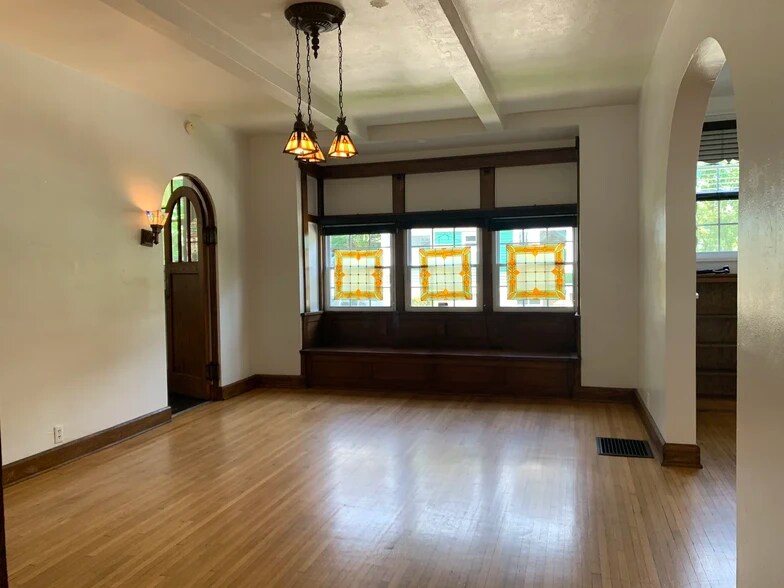 Building Photo - 500 S Fess Ave