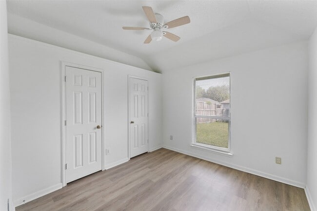 Building Photo - 2600 Waterloo Ln