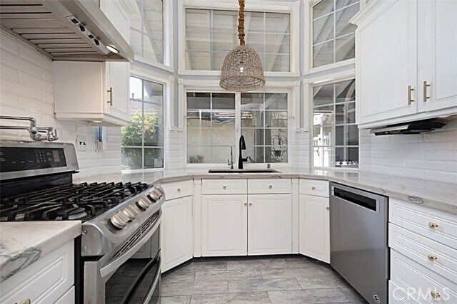 Building Photo - 41495 Avenida De La Reina