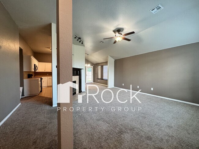 Building Photo - 4 Bedroom Home in Moore with All Appliances Included *1st Month's Rent FREE*