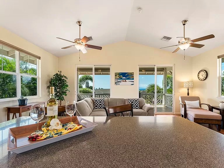 Building Photo - 142 Laukahi St