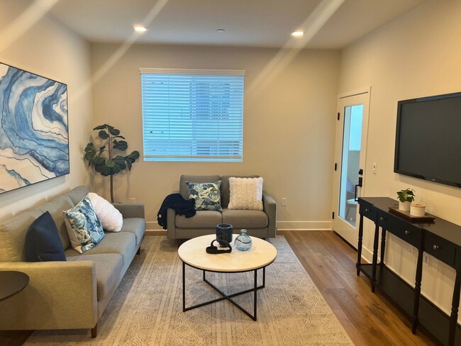 Building Photo - Brand New 2 bed 2 bath Townhome Rolling Hills Estates