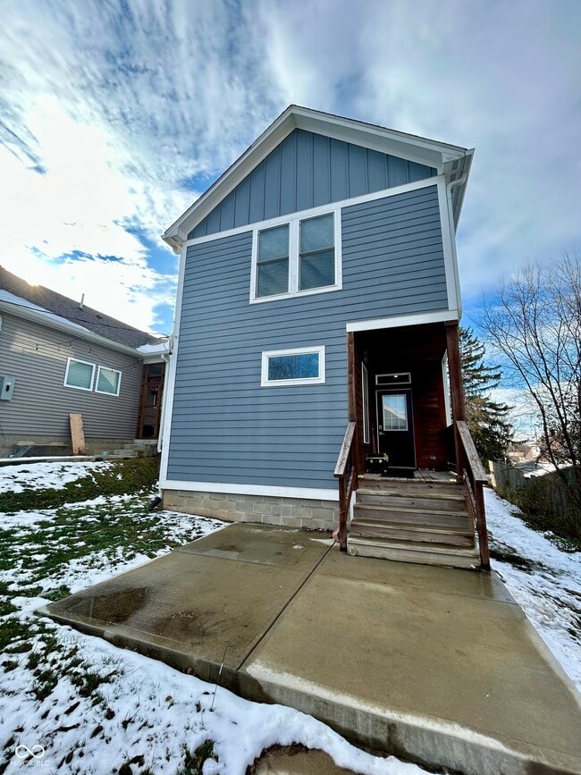 Building Photo - 2511 S Delaware St