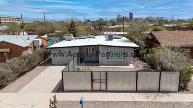 Building Photo - Two Bedroom Home with Guest House