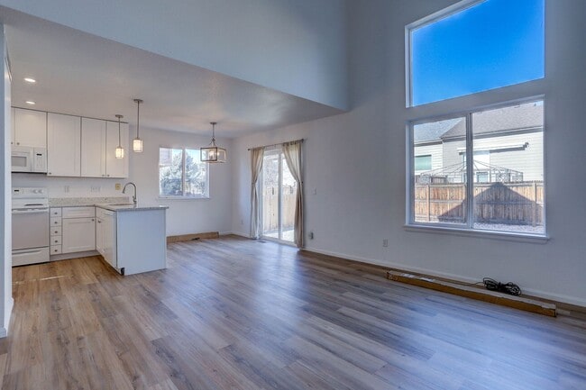 Building Photo - 561 W 114th Pl