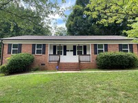Building Photo - Great 2/1 Duplex Ready for YOU!