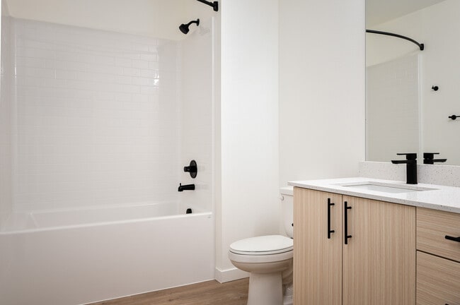 3 Bed 2 Bath Townhome - The Wes