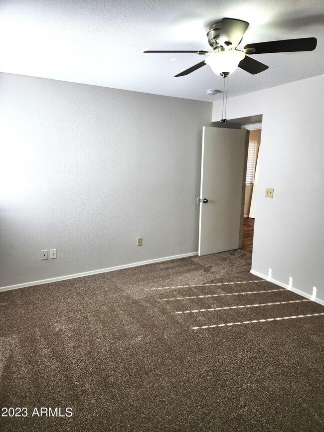 Building Photo - 16033 N 25th St