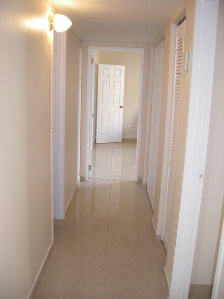 Building Photo - 4530 NW 79th Ave