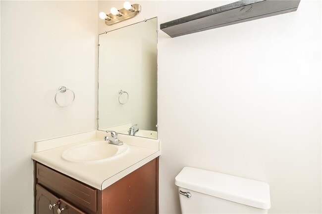 Building Photo - 35 Quails Ct