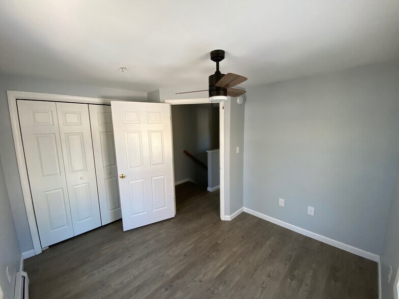 Building Photo - 46 Carriage Ln