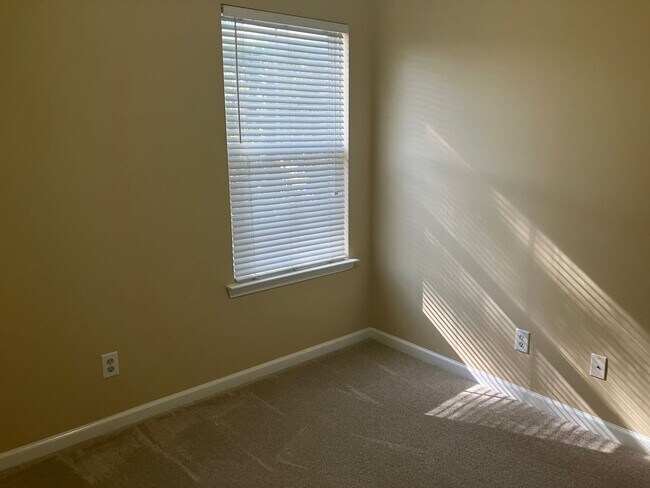 Building Photo - 3BR / 2.5 BA  At Bluffton Park