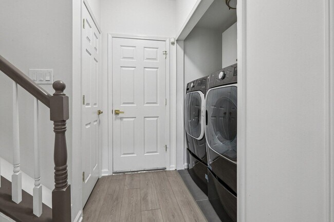 Building Photo - 458 Buffalo Ct