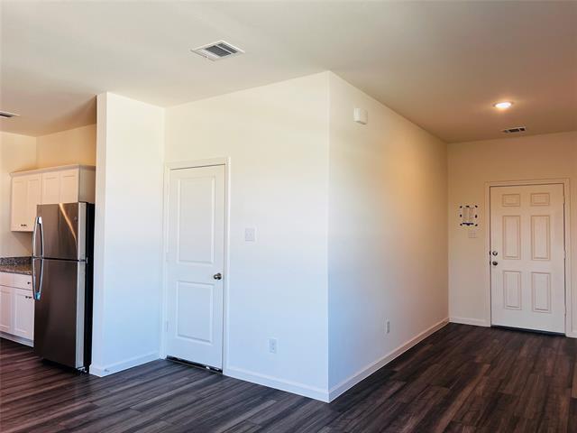 Building Photo - 2217 Pioneer Dr