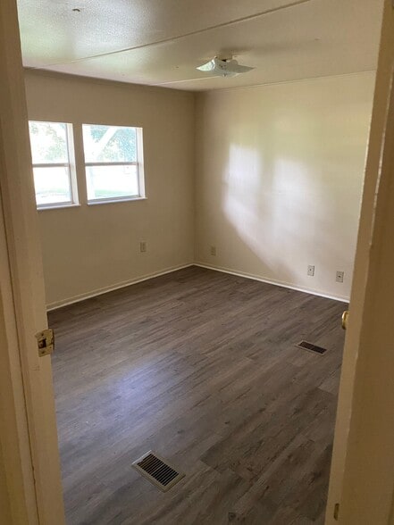 Building Photo - 36517 Sunshine Rd