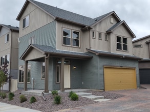 Building Photo - 7046 Silvergrass Dr