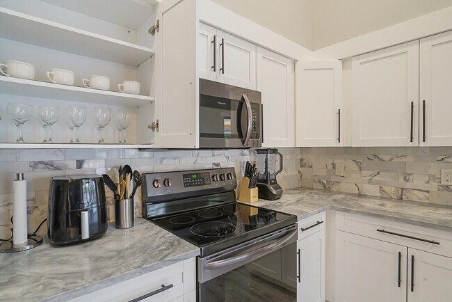 Building Photo - 13834 Geranium Pl