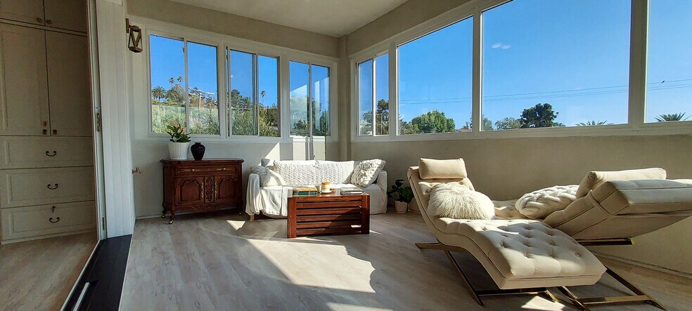 since pictures: added Queen sleeper couch with chaise - 603 Sunset Dr