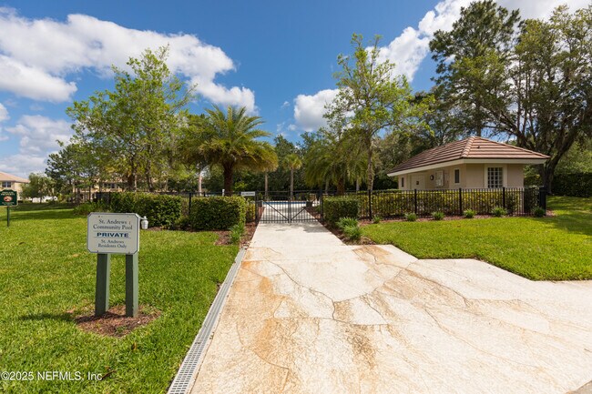 Building Photo - 212 Island Green Dr