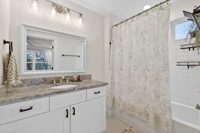 Building Photo - 4103 Main St