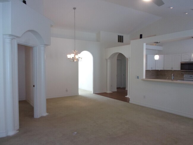 Building Photo - 512 Boxwood Pl