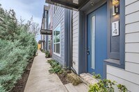 Building Photo - 301 E Lamar St