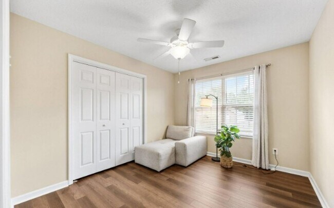 Building Photo - Knoxville 37934 - 4 bedroom 2 bath - call ...